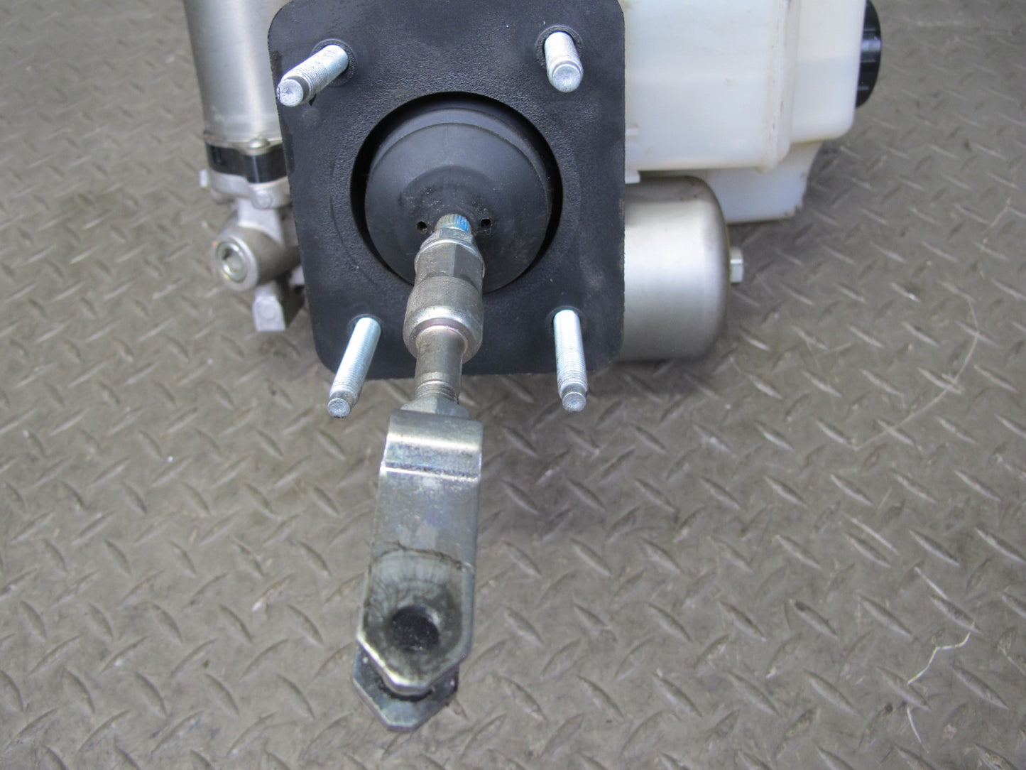 2011-2013 Infiniti QX56 Power Brake Booster Hydraulic Pump