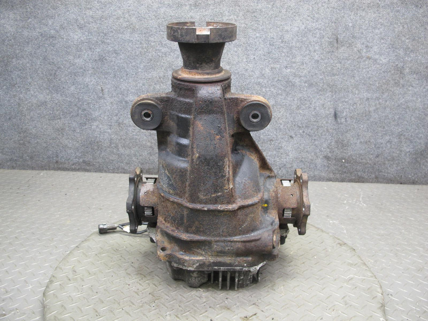 90-96 Nissan Z32 300ZX Turbo Rear Differential Carrier 3.69 Ratio 189K Miles OEM