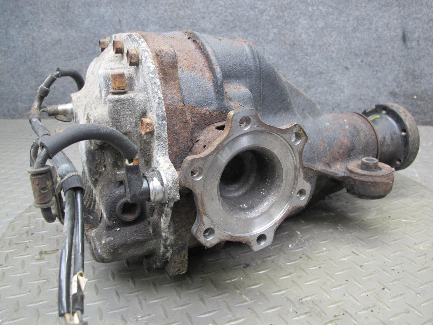90-96 Nissan Z32 300ZX Turbo Rear Differential Carrier 3.69 Ratio 189K Miles OEM