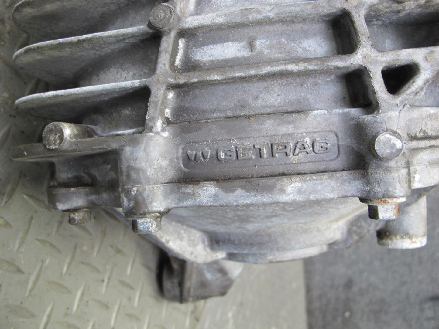 07-09 Saturn SKY Solstice Turbo M/T Rear Differential Carrier 3.73 Ratio 88K OEM