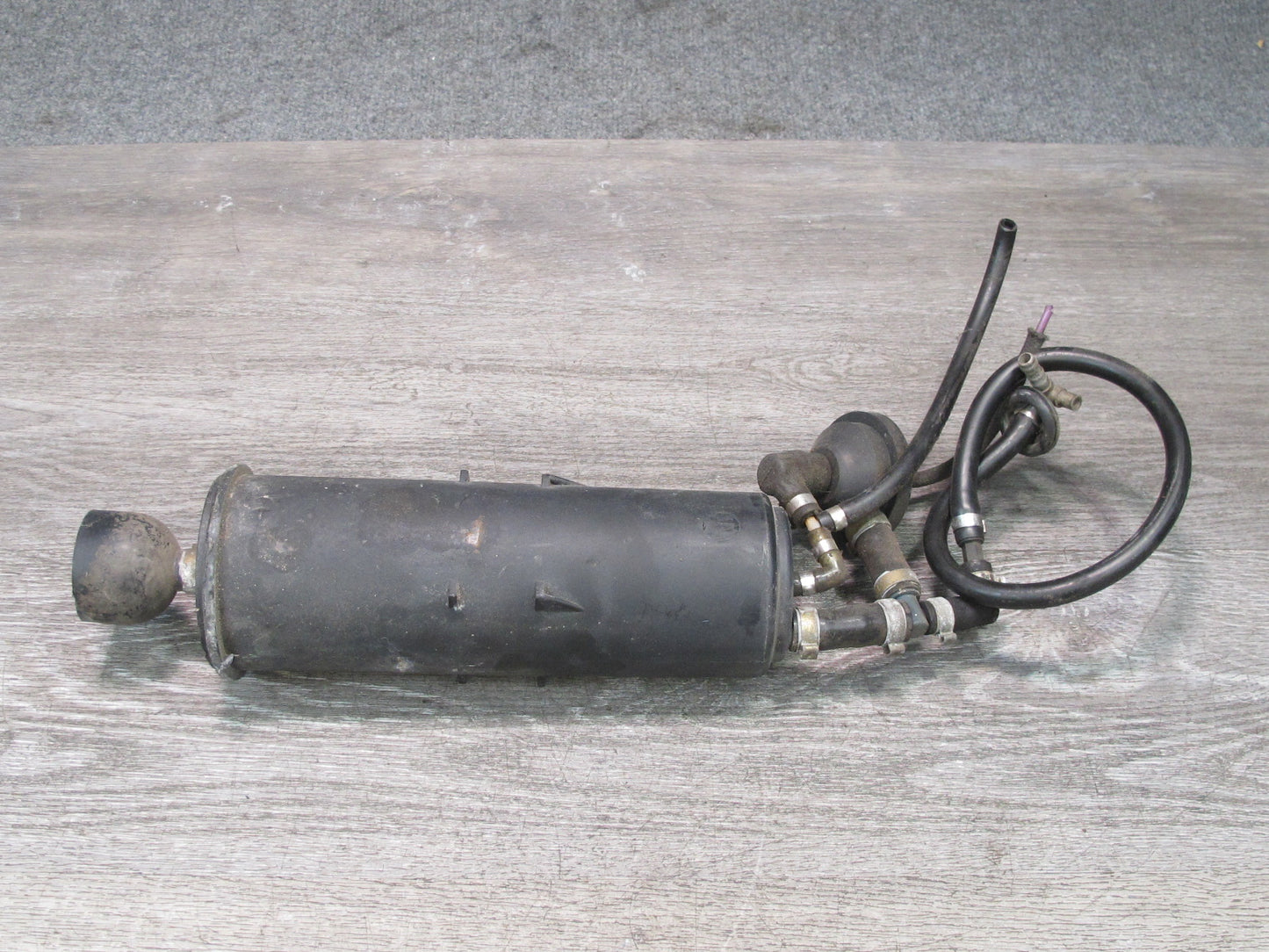 86-89 VW Scirocco Charcoal Canister & Vacuum Control Valve Assy 171201813 OEM