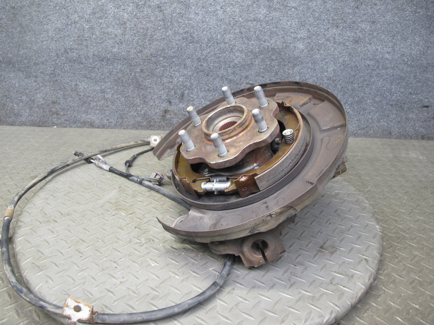 2011-2017 Infiniti QX56 QX80 AWD Rear Left Spindle Knuckle Wheel Hub Bearing