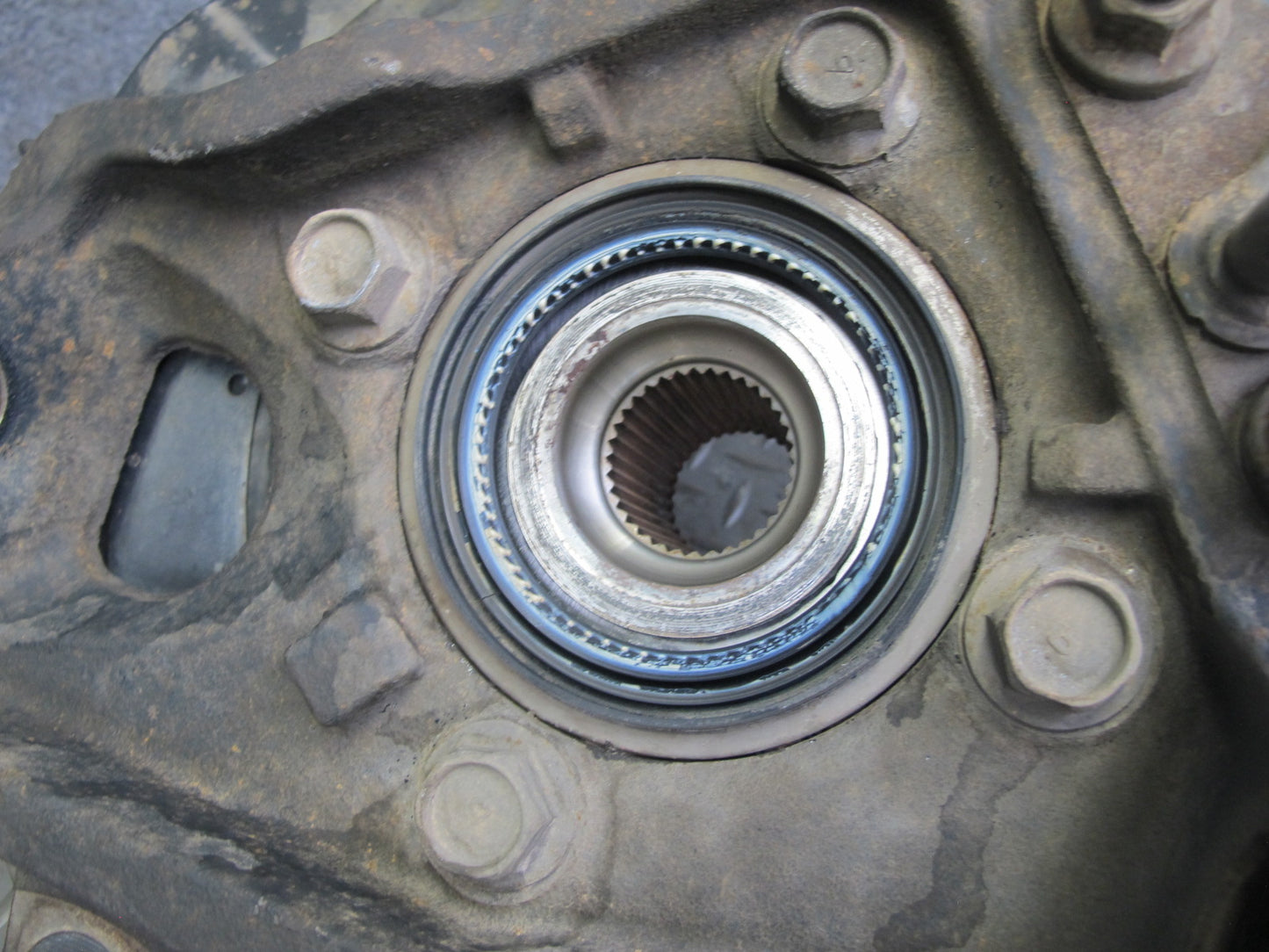 2011-2017 Infiniti QX56 QX80 AWD Rear Left Spindle Knuckle Wheel Hub Bearing