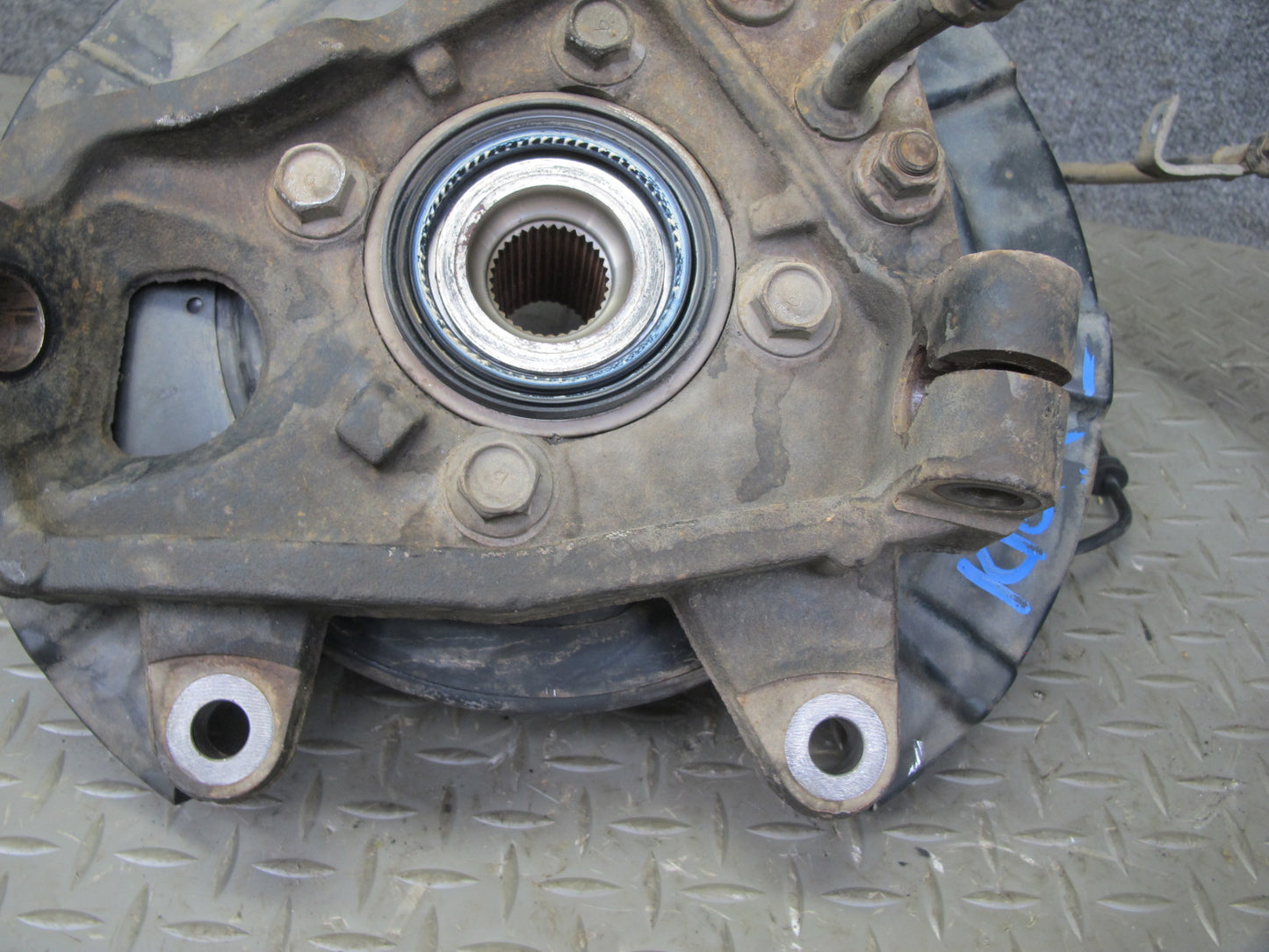 2011-2017 Infiniti QX56 QX80 AWD Rear Left Spindle Knuckle Wheel Hub Bearing