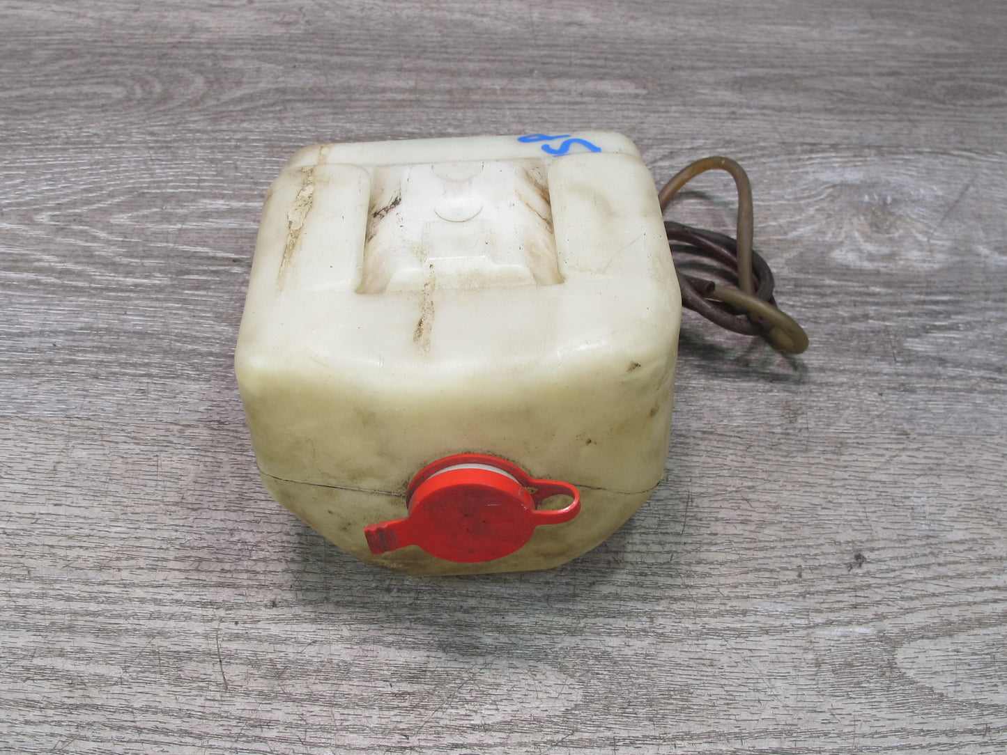 85-88 VW Scirocco Windshield Washer Fluid Reservoir Tank w Pump 321955453E OEM