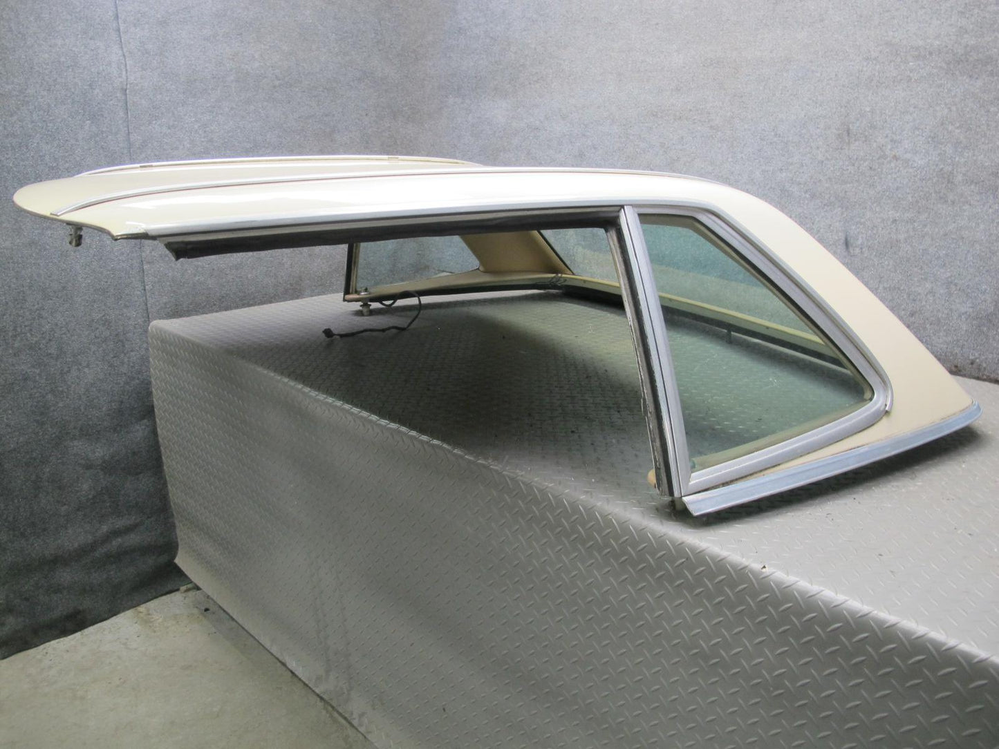 73-89 Mercedes R107 Convertible Hardtop Hard TOP Roof Panel w Glass 51K Mile OEM