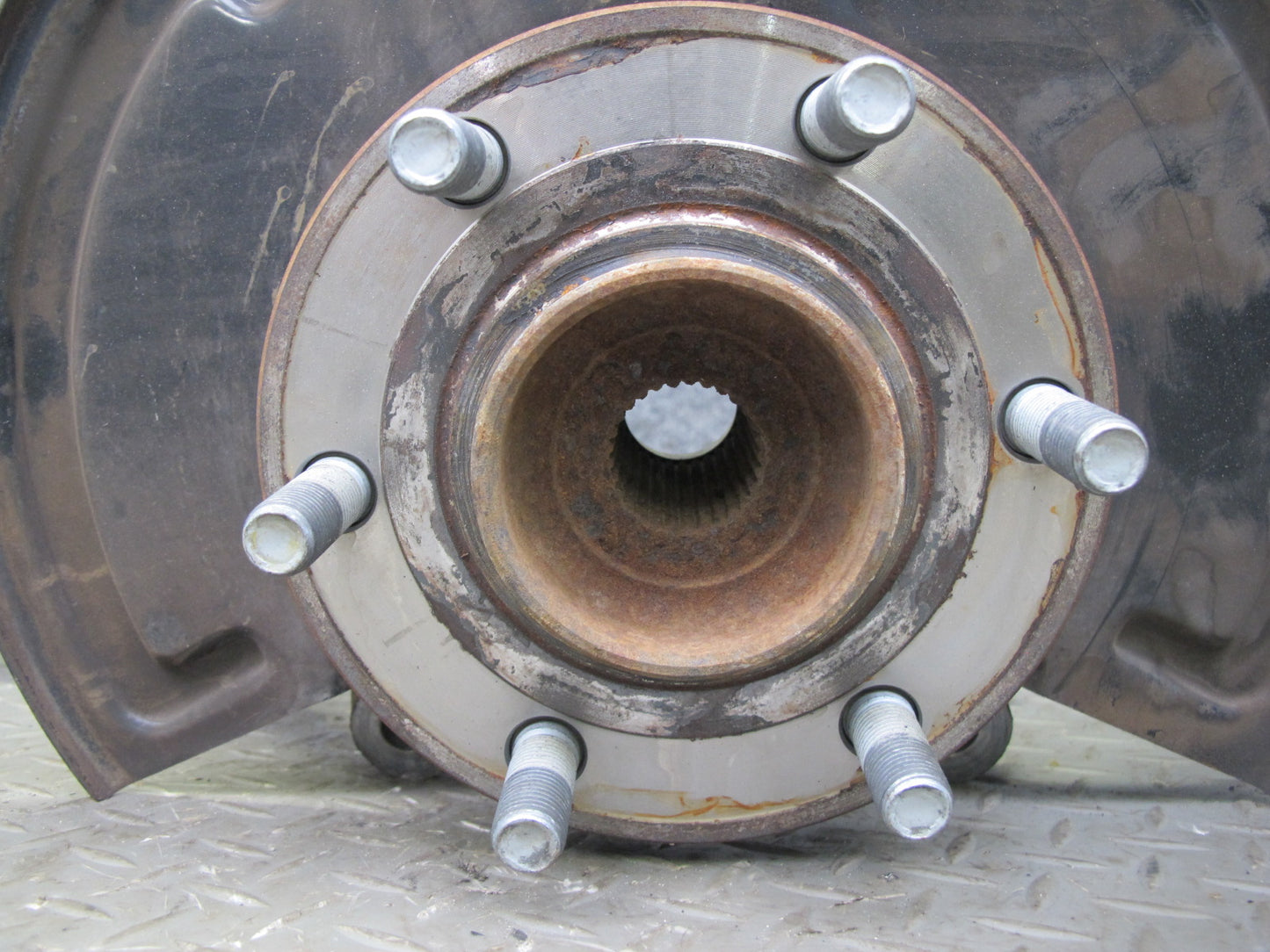 2011-2017 Infiniti QX56 QX80 AWD Front Right Spindle Knuckle Wheel Hub Bearing