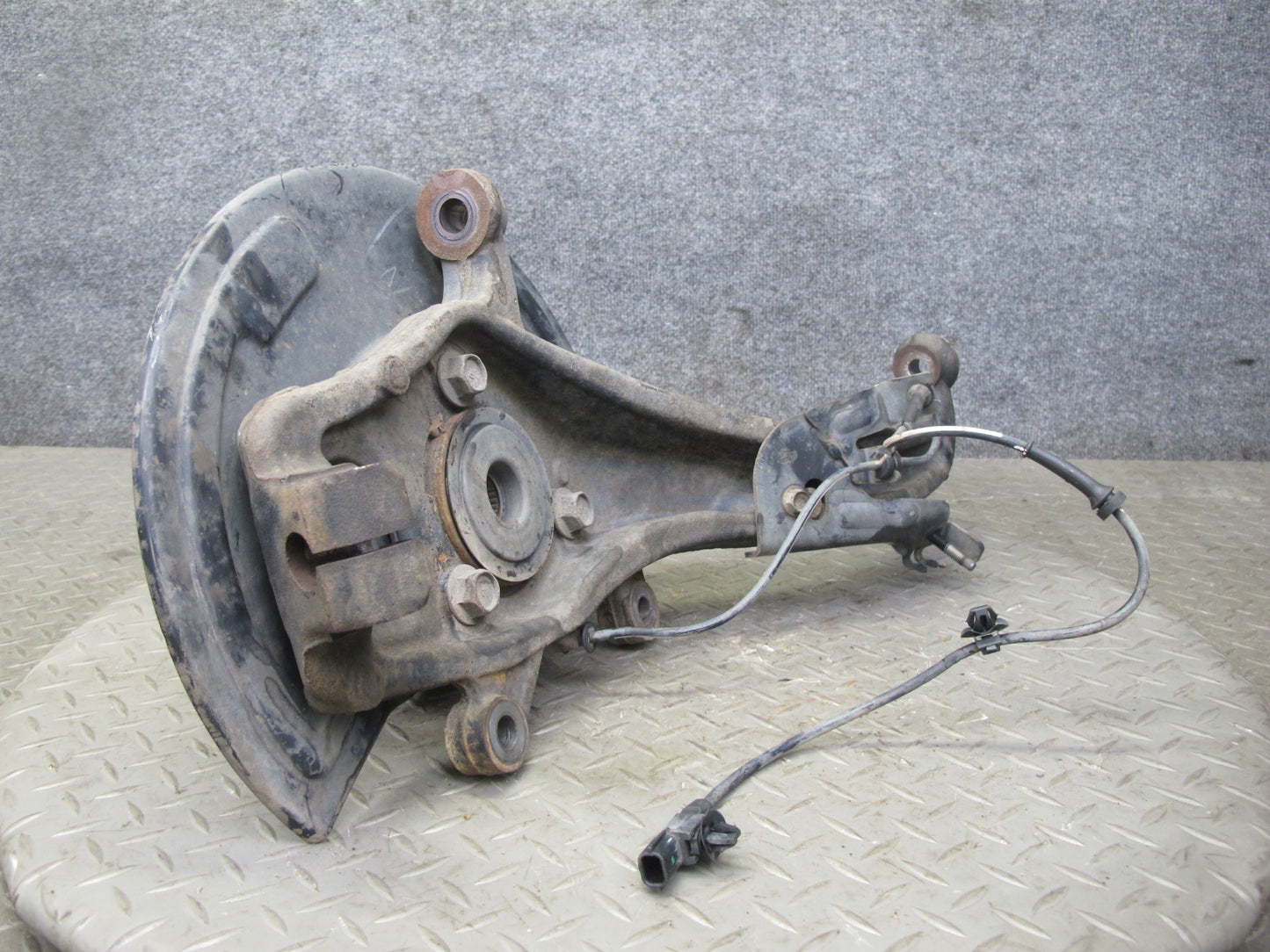 2011-2017 Infiniti QX56 QX80 AWD Front Right Spindle Knuckle Wheel Hub Bearing