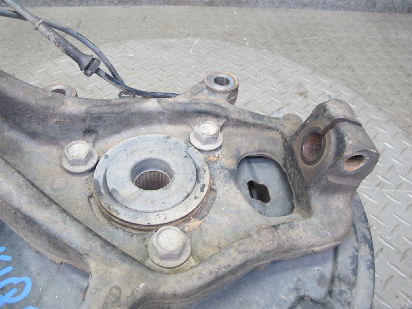 2011-2017 Infiniti QX56 QX80 AWD Front Right Spindle Knuckle Wheel Hub Bearing