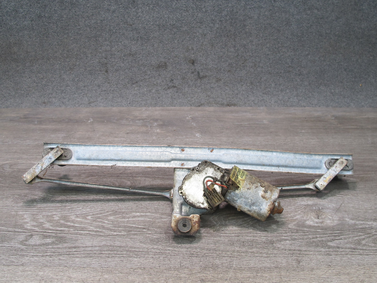 82-89 VW Scirocco Windshield Wiper Transmission Linkage w Motor 533955113C OEM