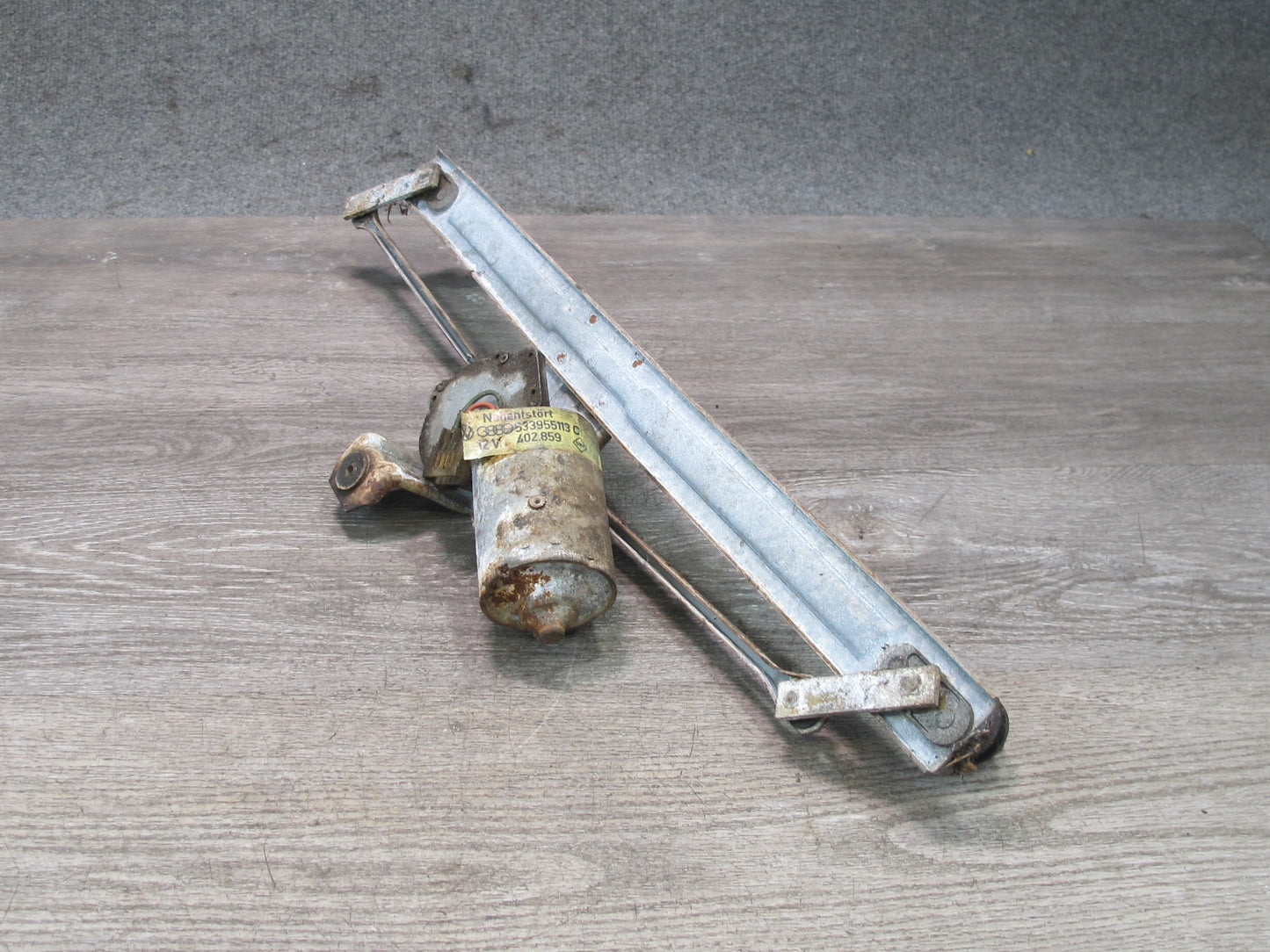 82-89 VW Scirocco Windshield Wiper Transmission Linkage w Motor 533955113C OEM