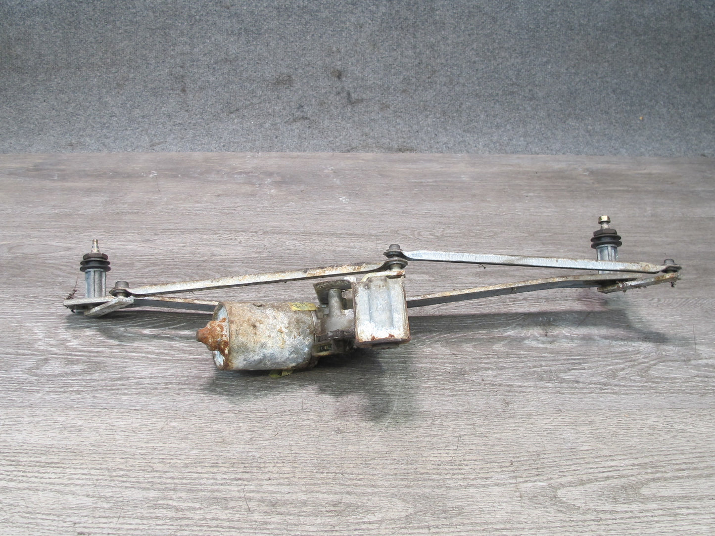 82-89 VW Scirocco Windshield Wiper Transmission Linkage w Motor 533955113C OEM