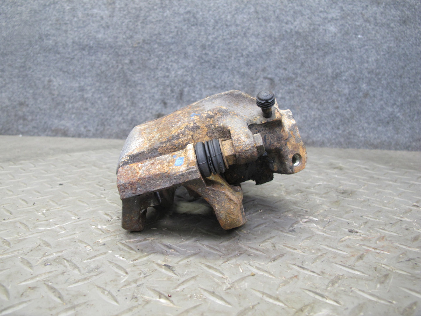 86-88 Volkswagen VW Scirocco Set of 2 Front Left & Right Brake Caliper OEM