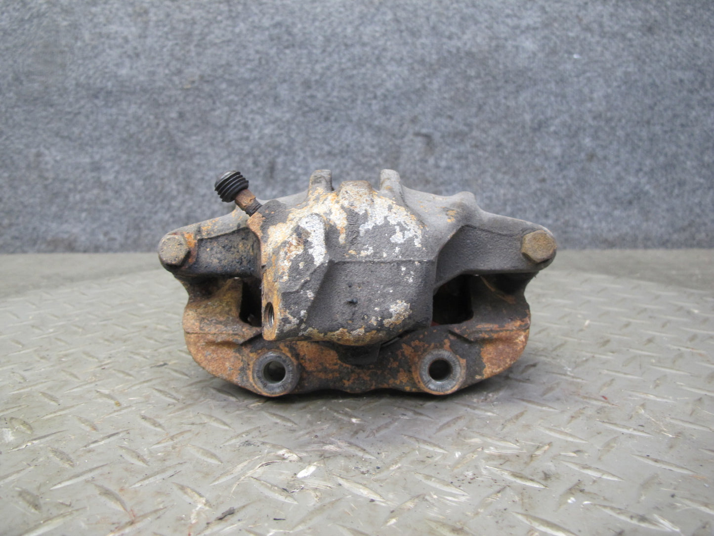 86-88 Volkswagen VW Scirocco Set of 2 Front Left & Right Brake Caliper OEM