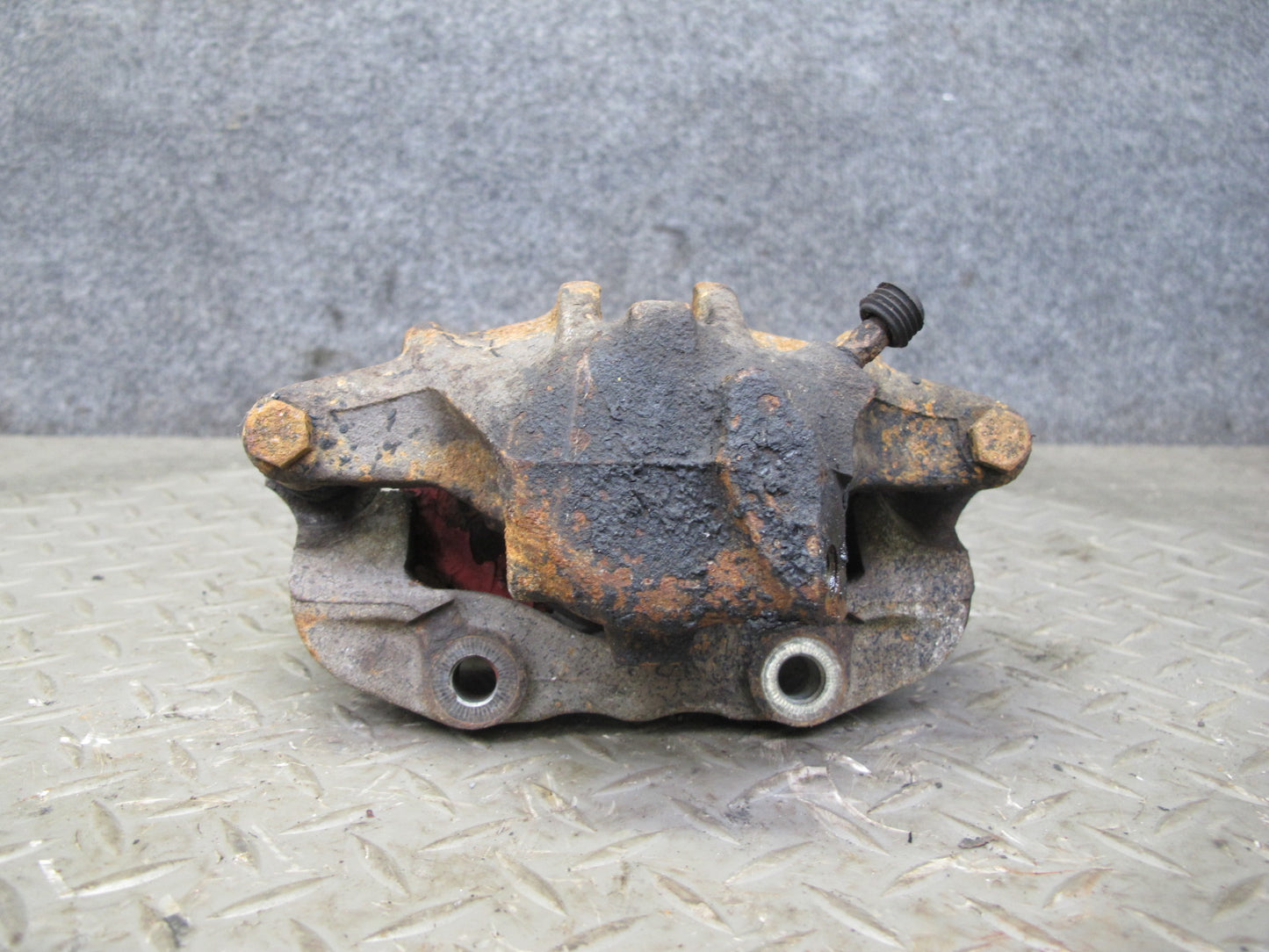 86-88 Volkswagen VW Scirocco Set of 2 Front Left & Right Brake Caliper OEM