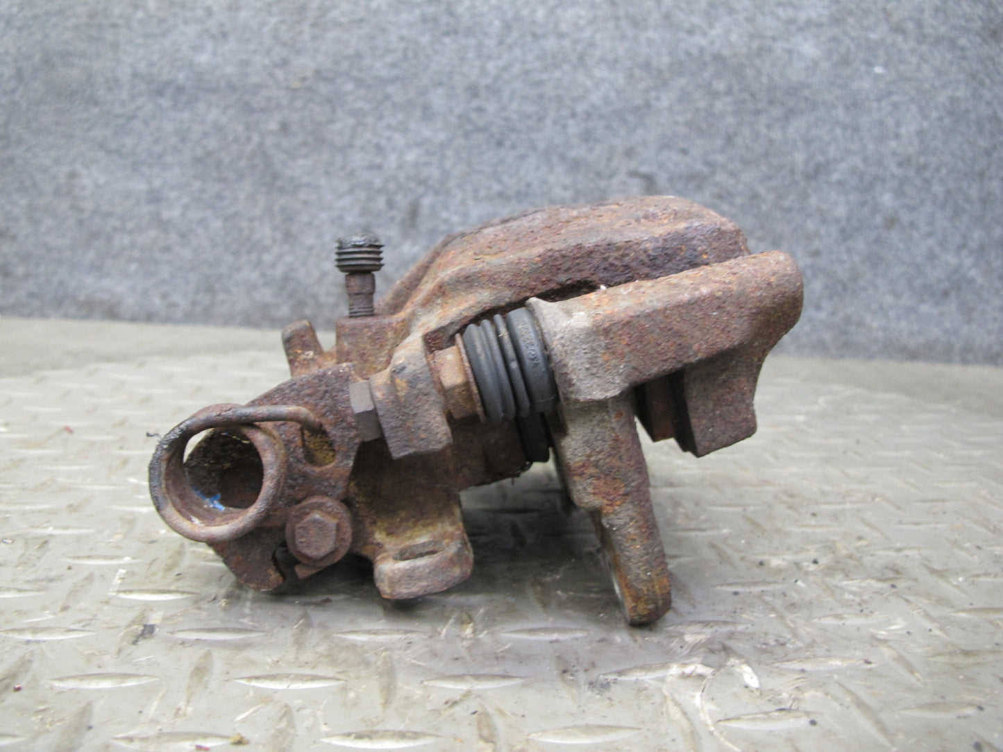 87-88 Volkswagen Scirocco MK2 16V Set of 2 Rear Left & Right Brake Caliper OEM