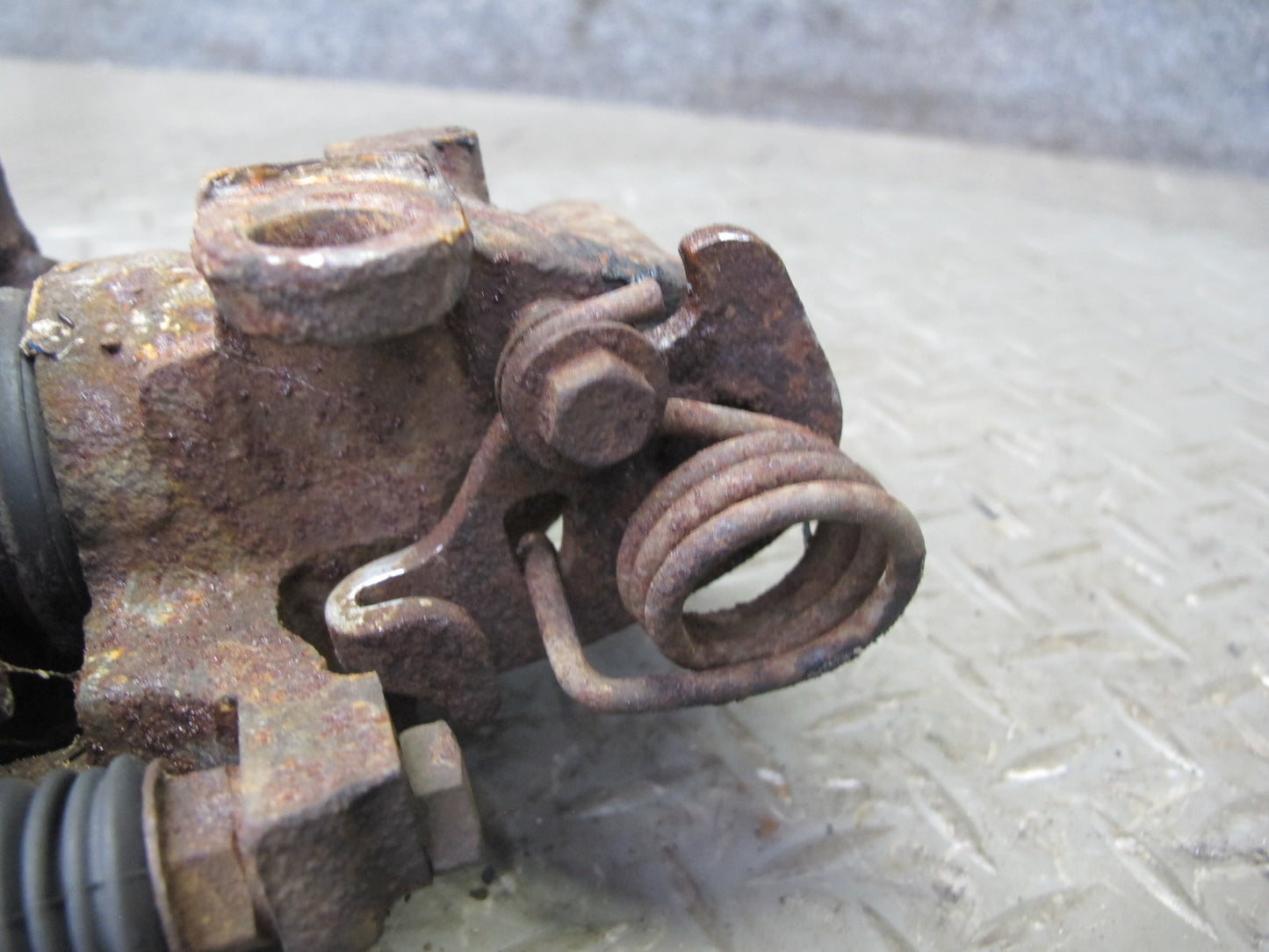 87-88 Volkswagen Scirocco MK2 16V Set of 2 Rear Left & Right Brake Caliper OEM