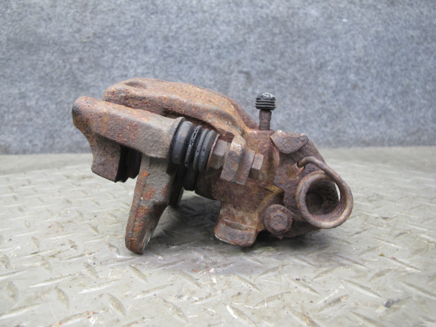 87-88 Volkswagen Scirocco MK2 16V Set of 2 Rear Left & Right Brake Caliper OEM