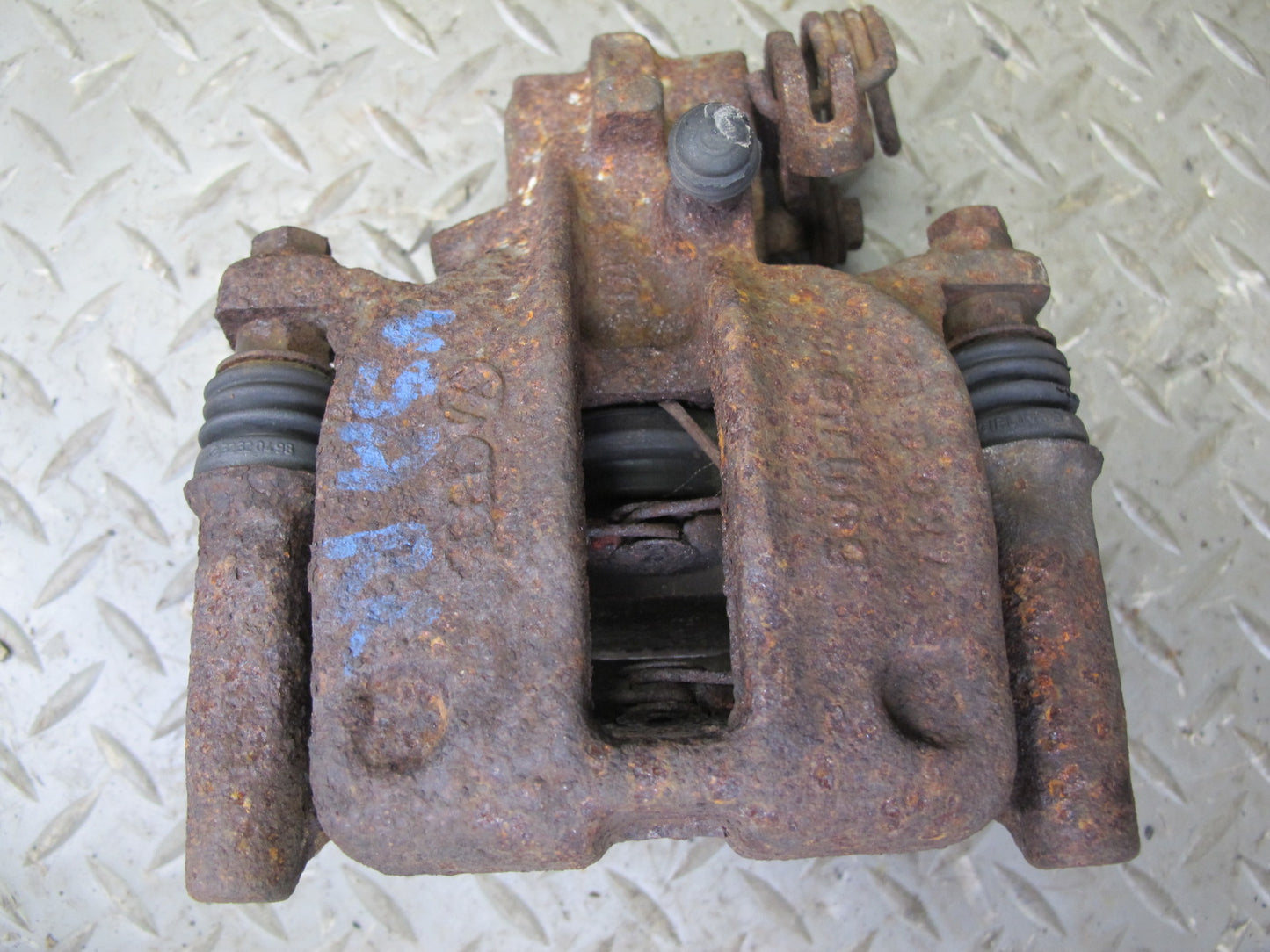 87-88 Volkswagen Scirocco MK2 16V Set of 2 Rear Left & Right Brake Caliper OEM
