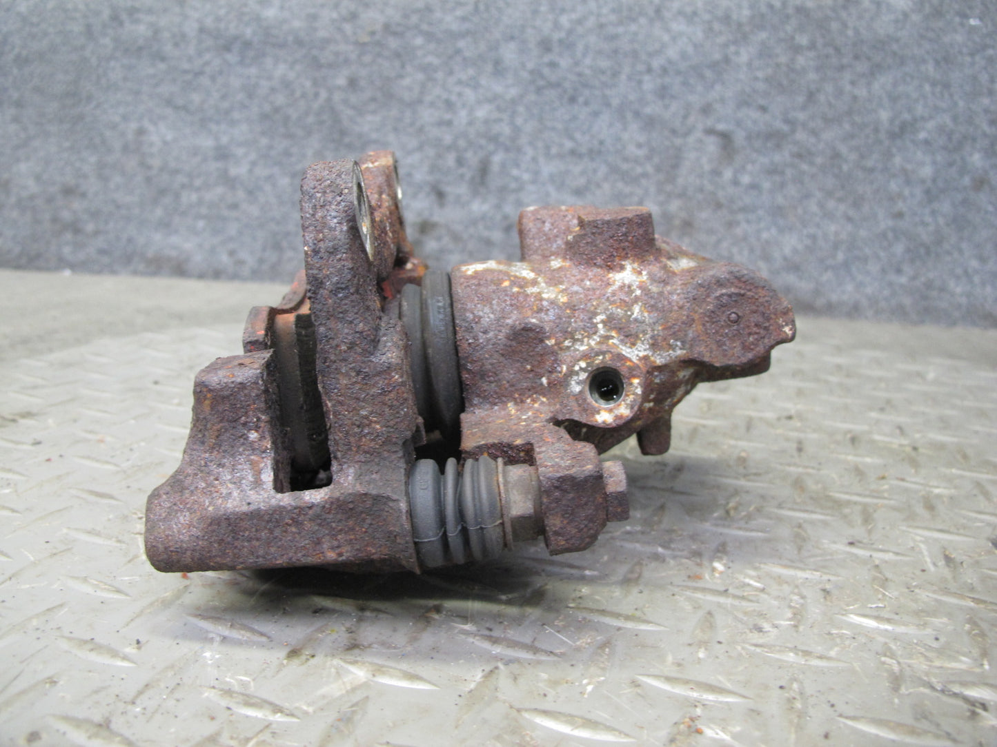 87-88 Volkswagen Scirocco MK2 16V Set of 2 Rear Left & Right Brake Caliper OEM