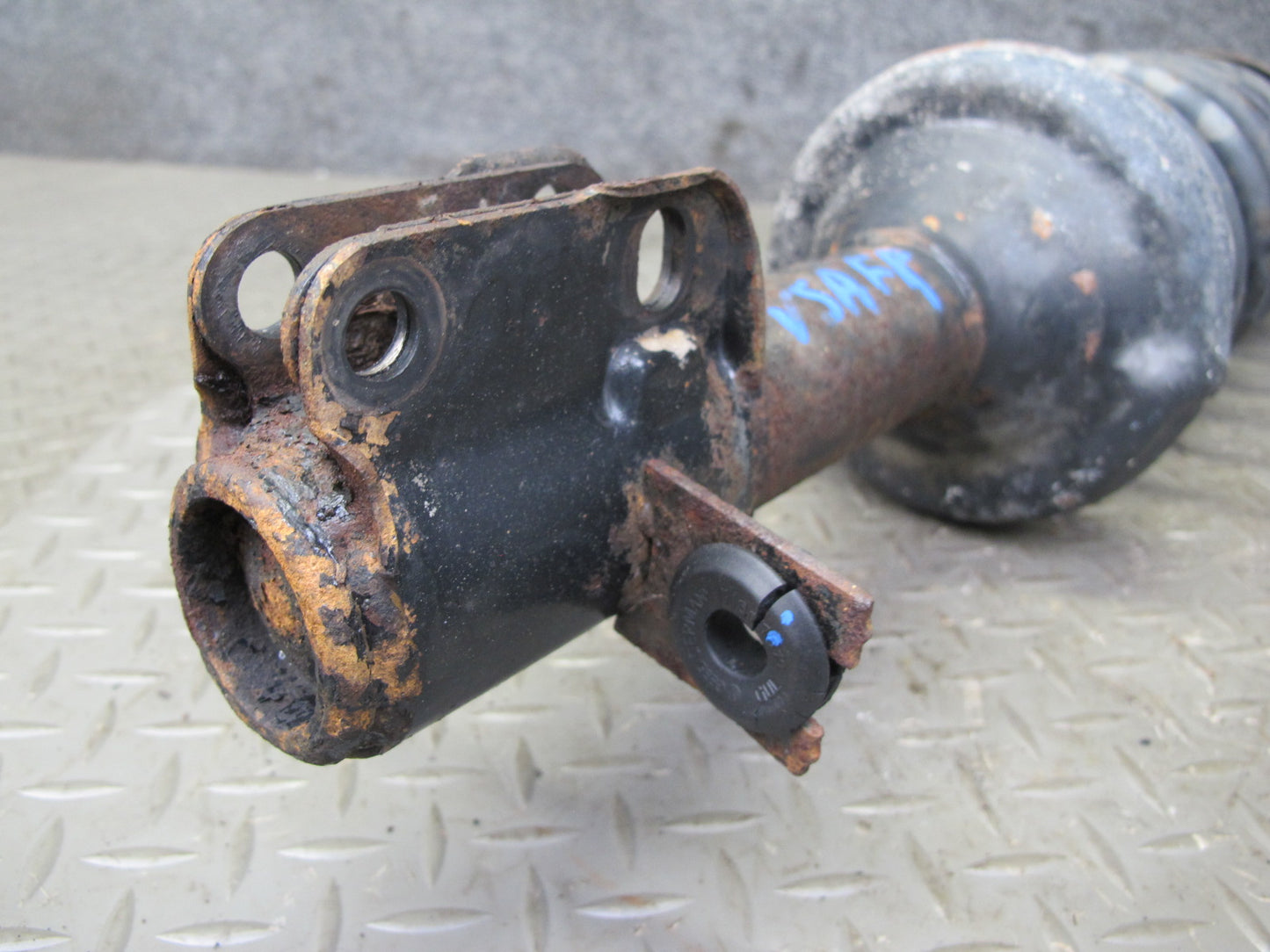 86-88 Volkswagen Scirocco MK2 Front Strut Shock Absorber Set OEM