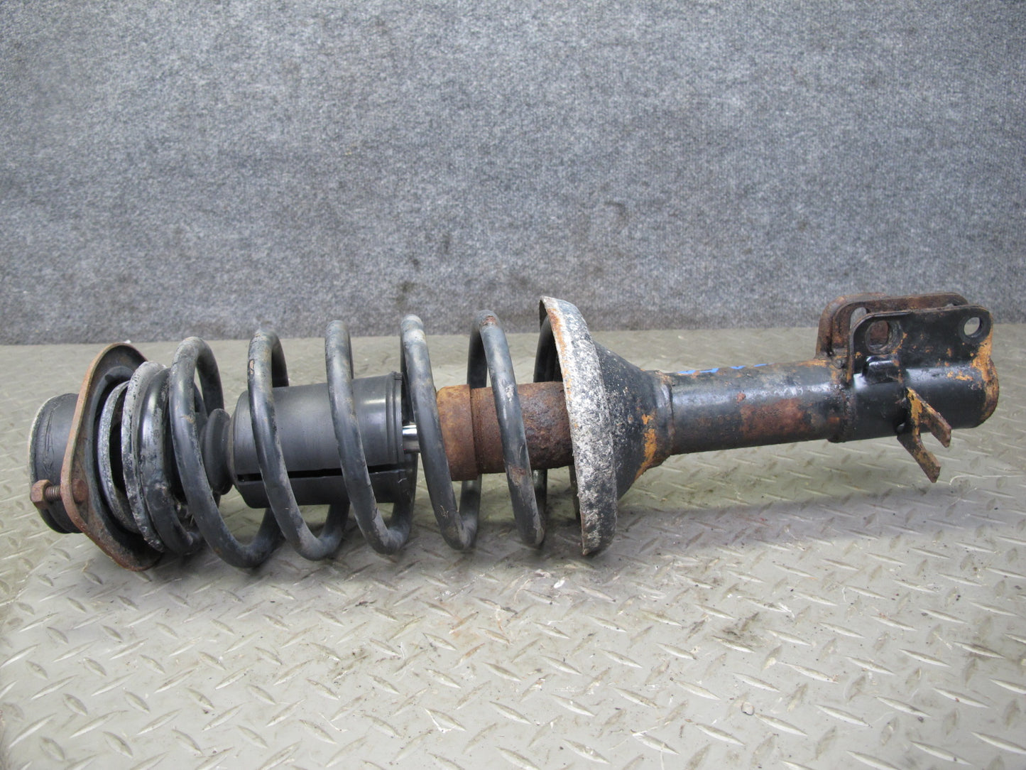 86-88 Volkswagen Scirocco MK2 Front Strut Shock Absorber Set OEM