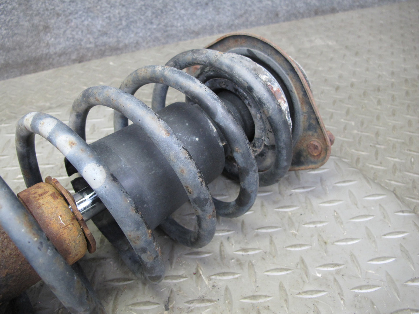 86-88 Volkswagen Scirocco MK2 Front Strut Shock Absorber Set OEM