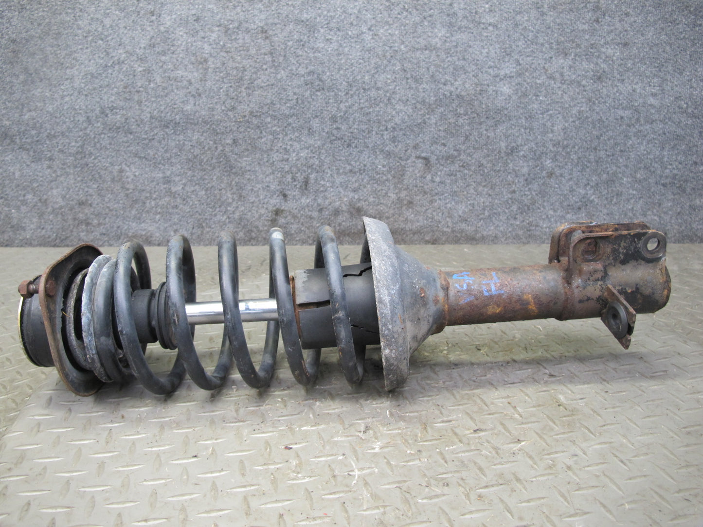 86-88 Volkswagen Scirocco MK2 Front Strut Shock Absorber Set OEM