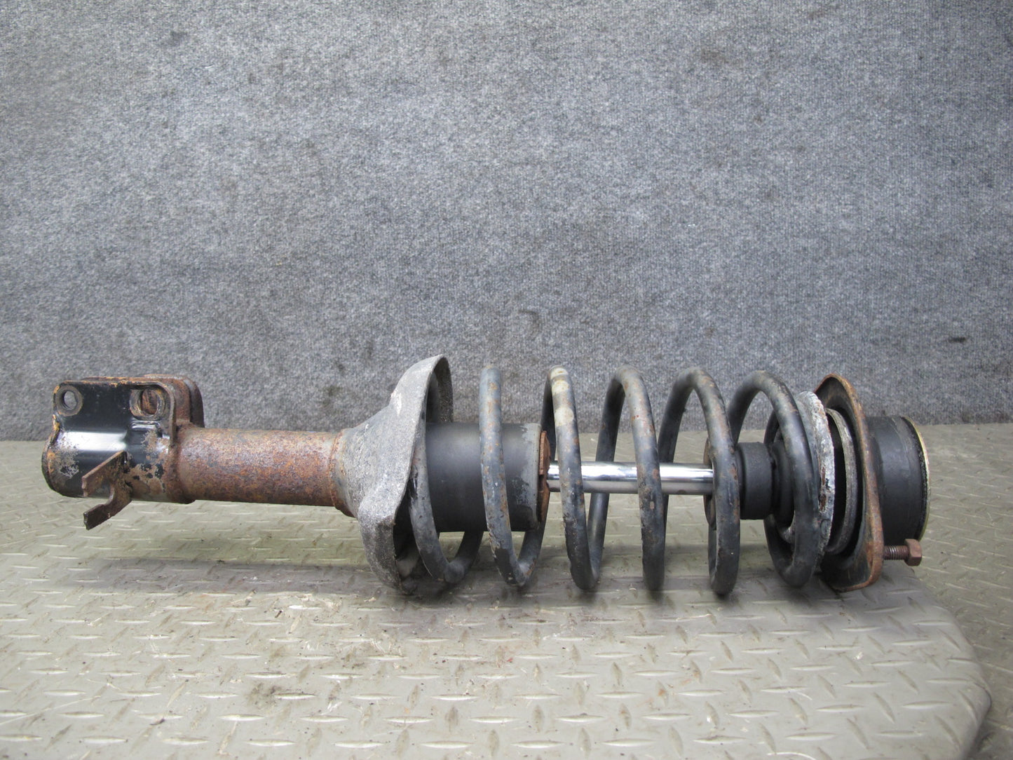 86-88 Volkswagen Scirocco MK2 Front Strut Shock Absorber Set OEM