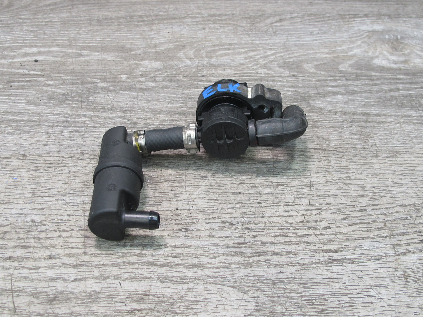 05-11 Mercedes R171 Slk-class Fuel Vapor Purge Control Valve 0004703593 OEM