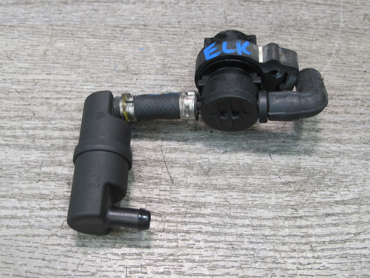 05-11 Mercedes R171 Slk-class Fuel Vapor Purge Control Valve 0004703593 OEM