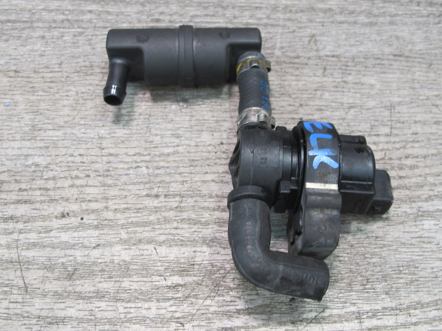 05-11 Mercedes R171 Slk-class Fuel Vapor Purge Control Valve 0004703593 OEM