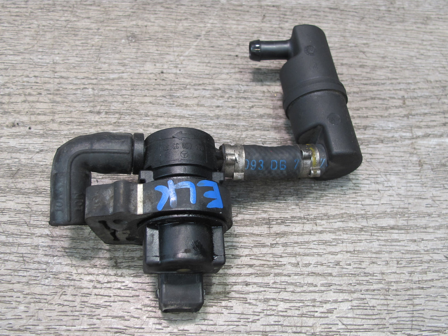 05-11 Mercedes R171 Slk-class Fuel Vapor Purge Control Valve 0004703593 OEM