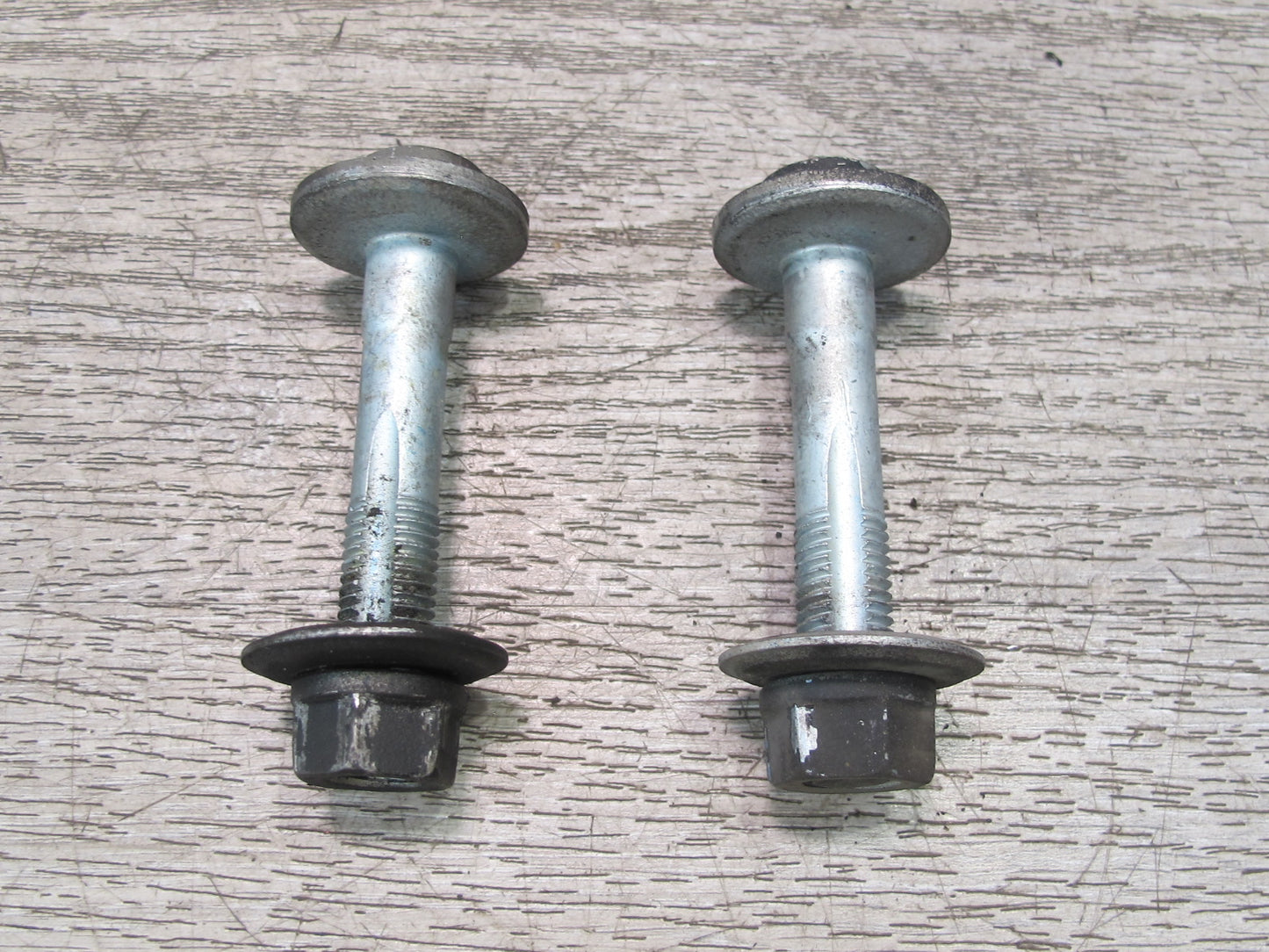 05-11 Mercedes R171 Slkset of 2 Rear Suspension Eccentric Adjust Camber Bolt OEM