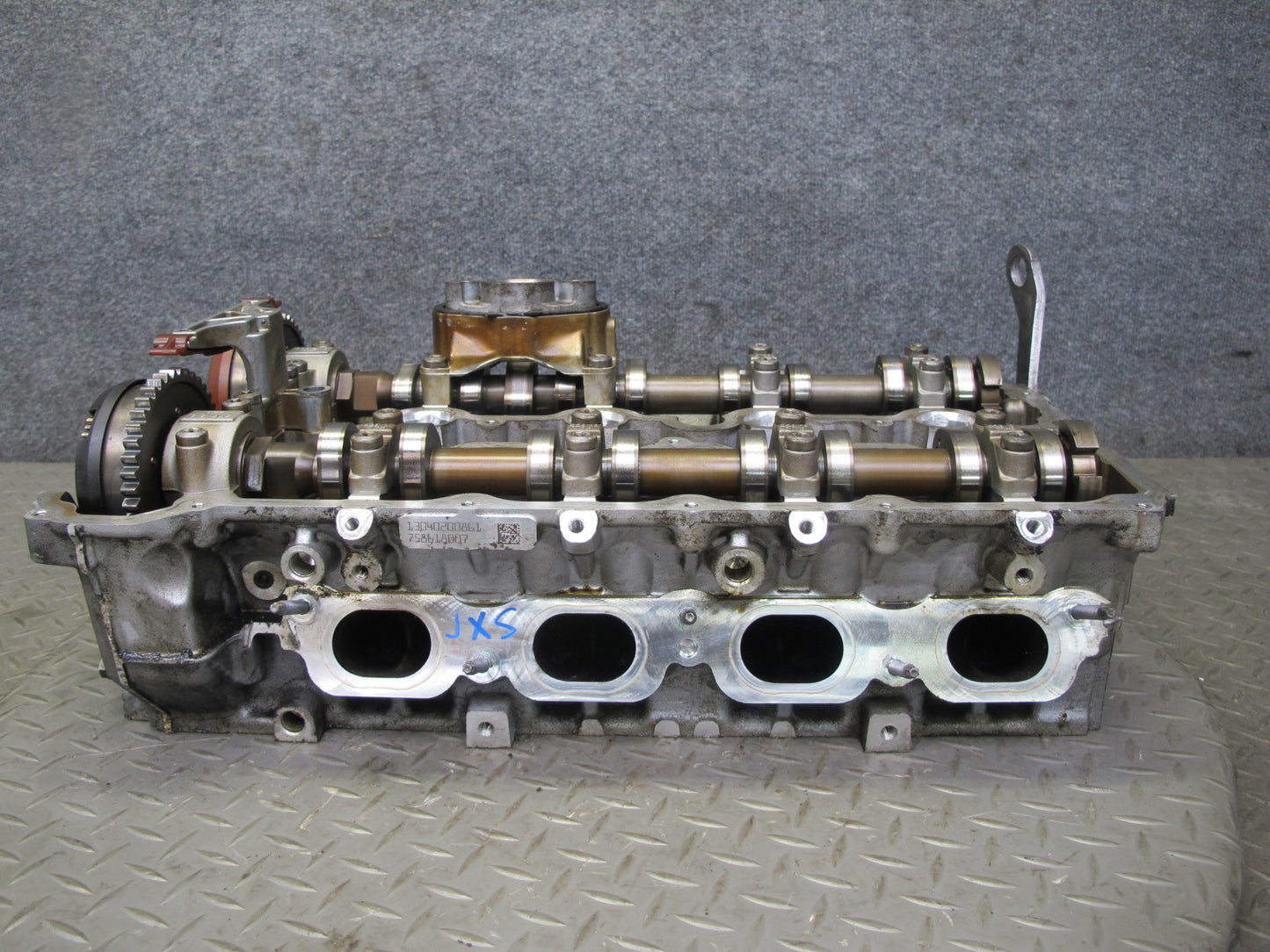 2010-2014 BMW E71 X6M 4.4L S63 Engine Motor Left Cylinder Head w Camshafts 86k