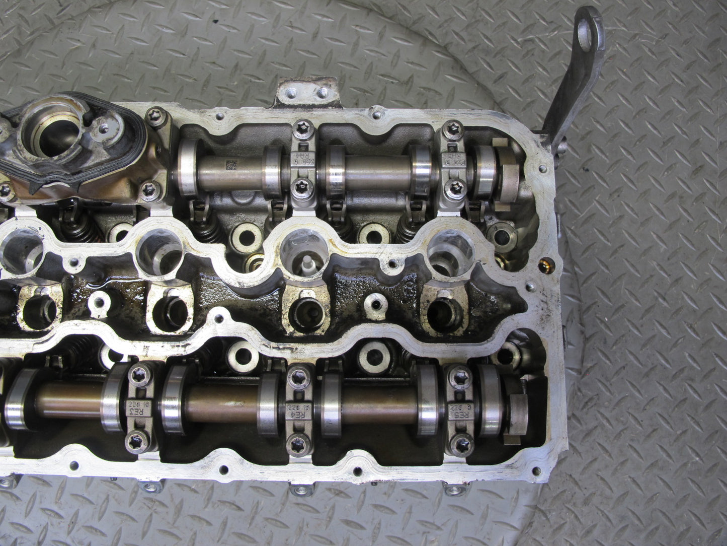 2010-2014 BMW E71 X6M 4.4L S63 Engine Motor Left Cylinder Head w Camshafts 86k