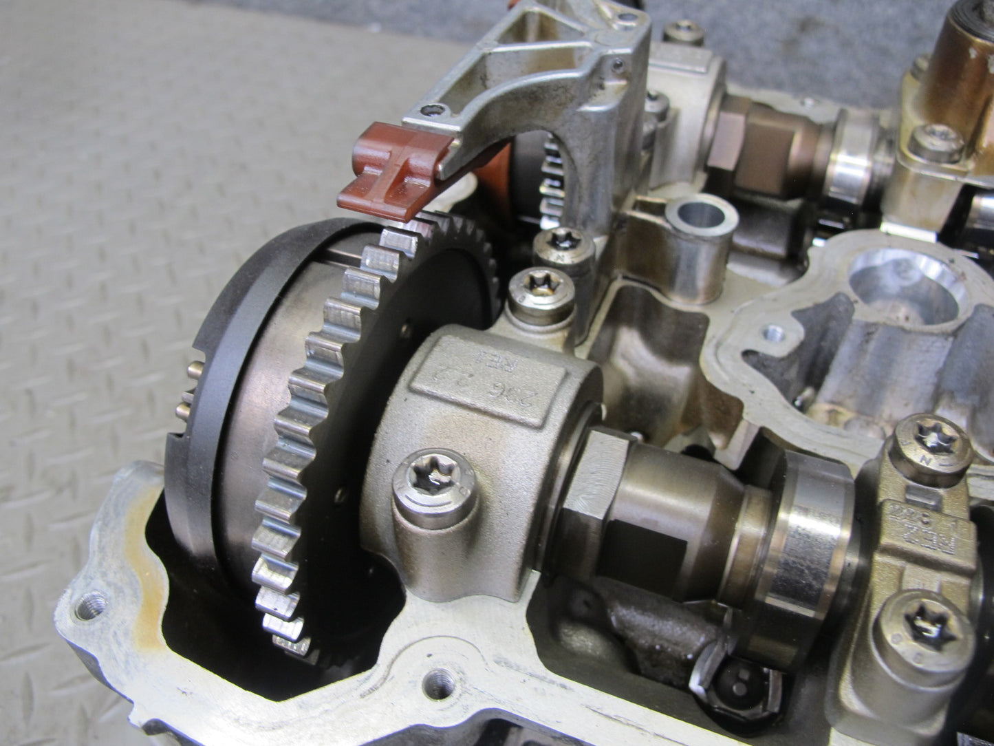 2010-2014 BMW E71 X6M 4.4L S63 Engine Motor Left Cylinder Head w Camshafts 86k