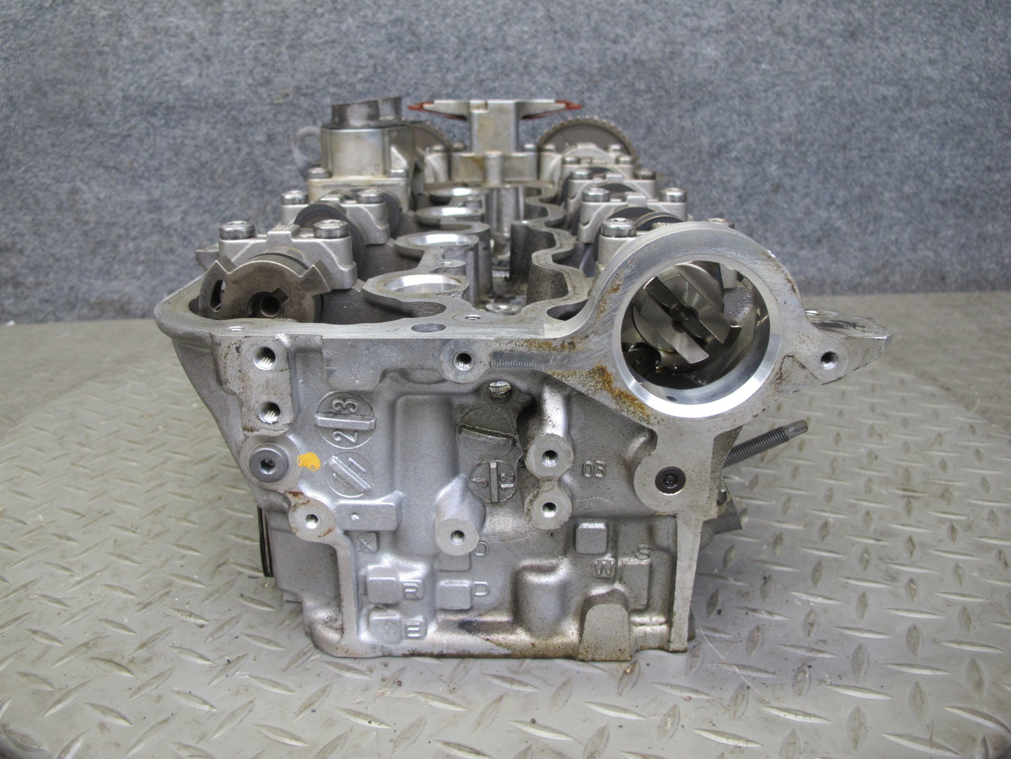 2010-2014 BMW E71 X6M 4.4L S63 Engine Motor Right Cylinder Head w Camshafts 86k