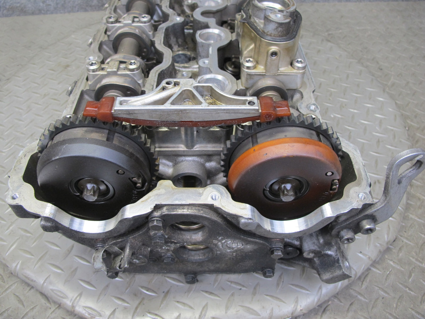 2010-2014 BMW E71 X6M 4.4L S63 Engine Motor Right Cylinder Head w Camshafts 86k