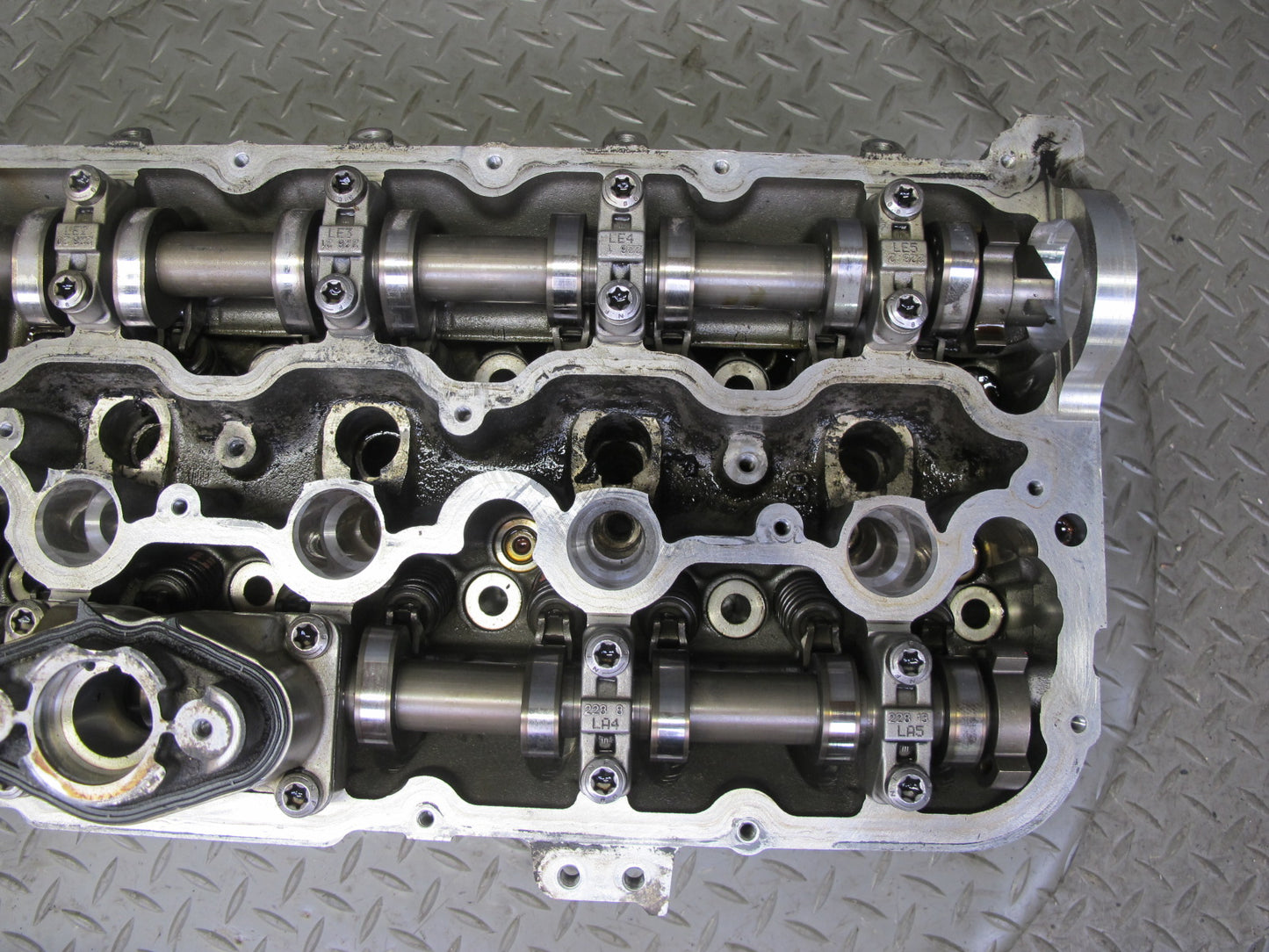 2010-2014 BMW E71 X6M 4.4L S63 Engine Motor Right Cylinder Head w Camshafts 86k
