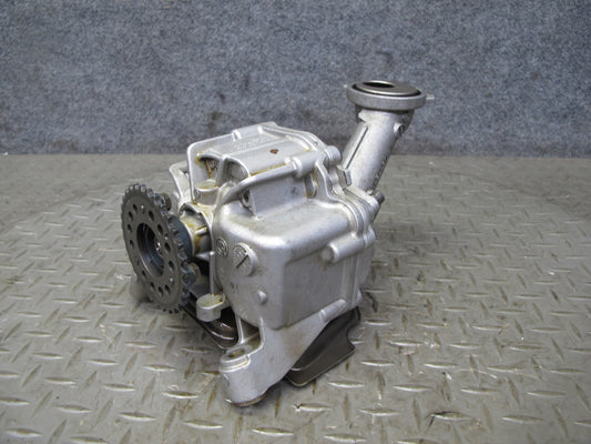 2010-2014 BMW E71 X6M S63 Engine Motor Oil Pump