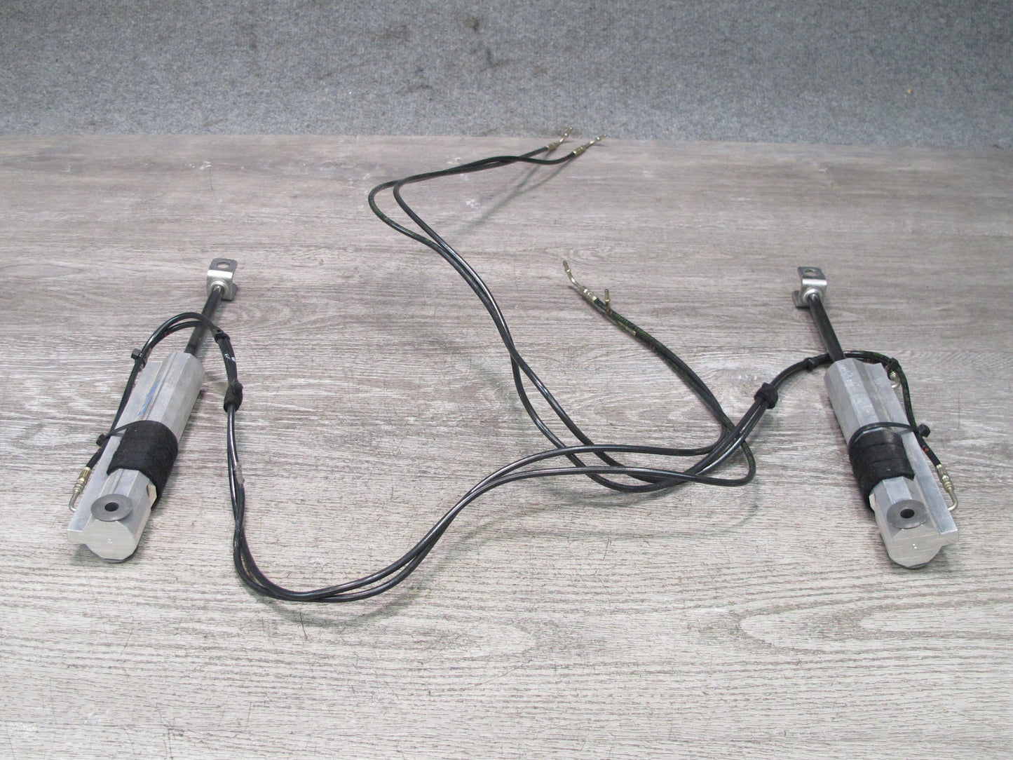 05-11 Mercedes R171 SLK Convertible Set of 2 TOP Roof Main Lift Cylinder OEM