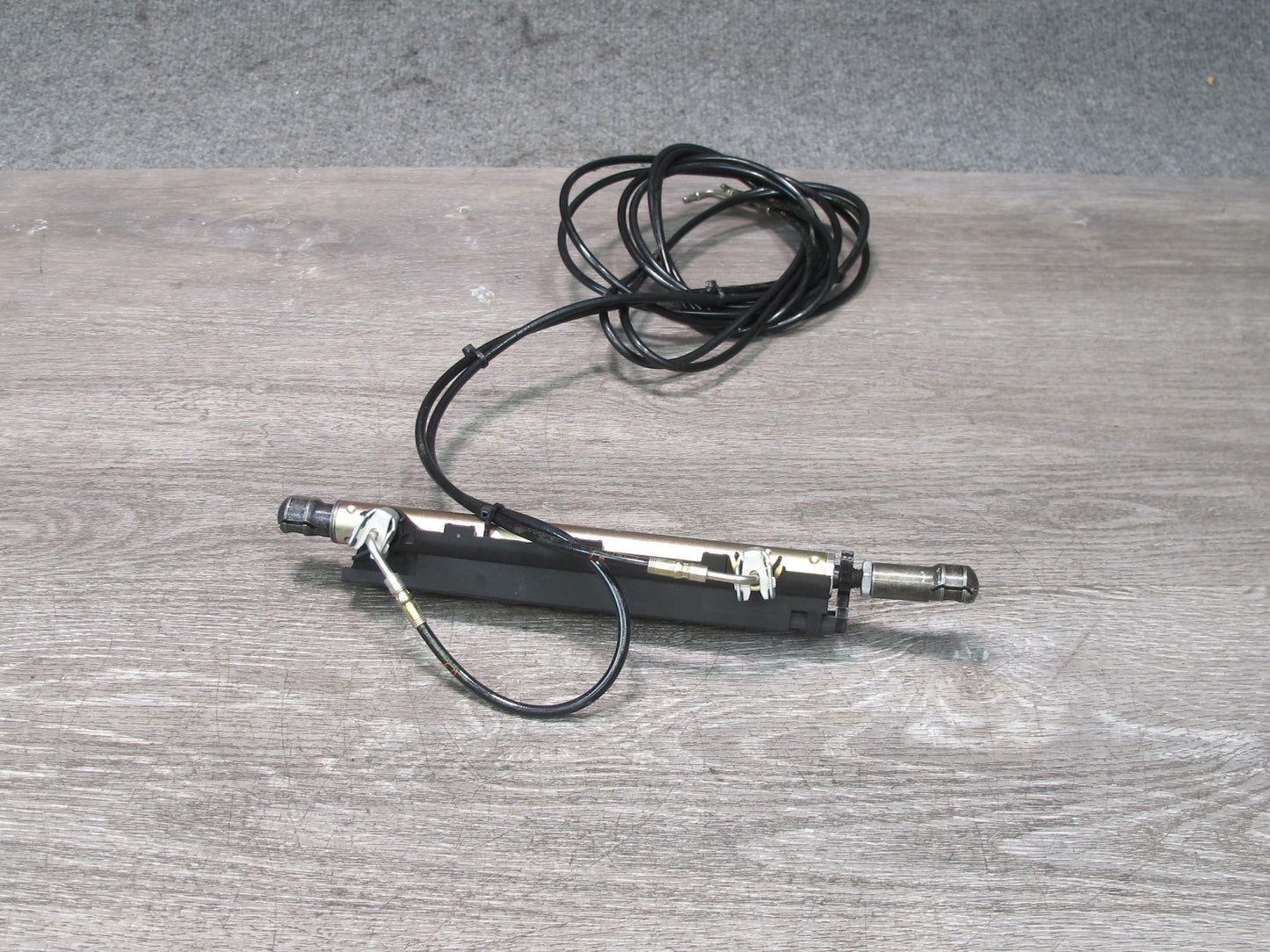 05-11 Mercedes R171 SLK Convertible Set of 2 Rear Trunk Lid Cylinder w Cable OEM