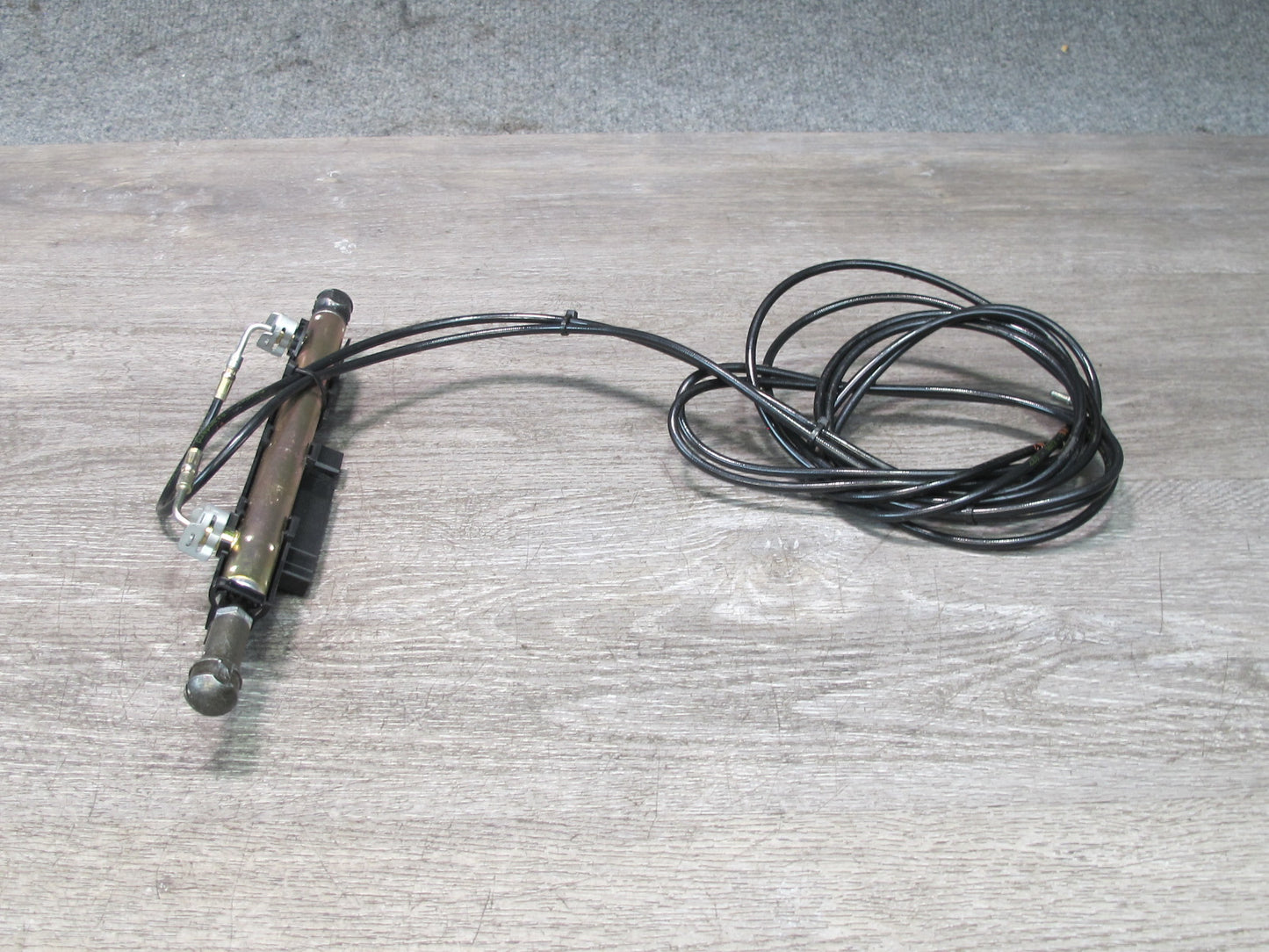05-11 Mercedes R171 SLK Convertible Set of 2 Rear Trunk Lid Cylinder w Cable OEM