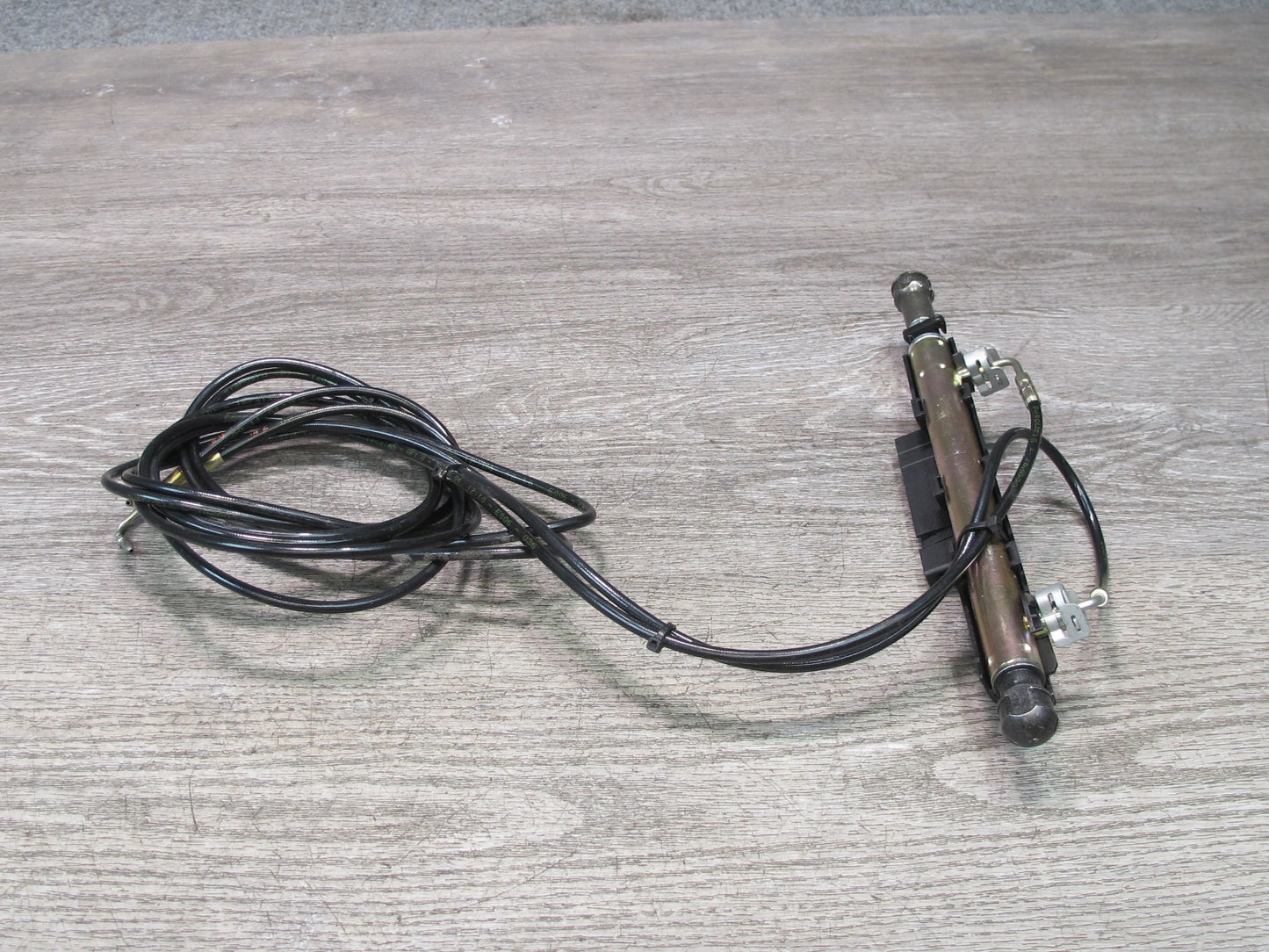 05-11 Mercedes R171 SLK Convertible Set of 2 Rear Trunk Lid Cylinder w Cable OEM