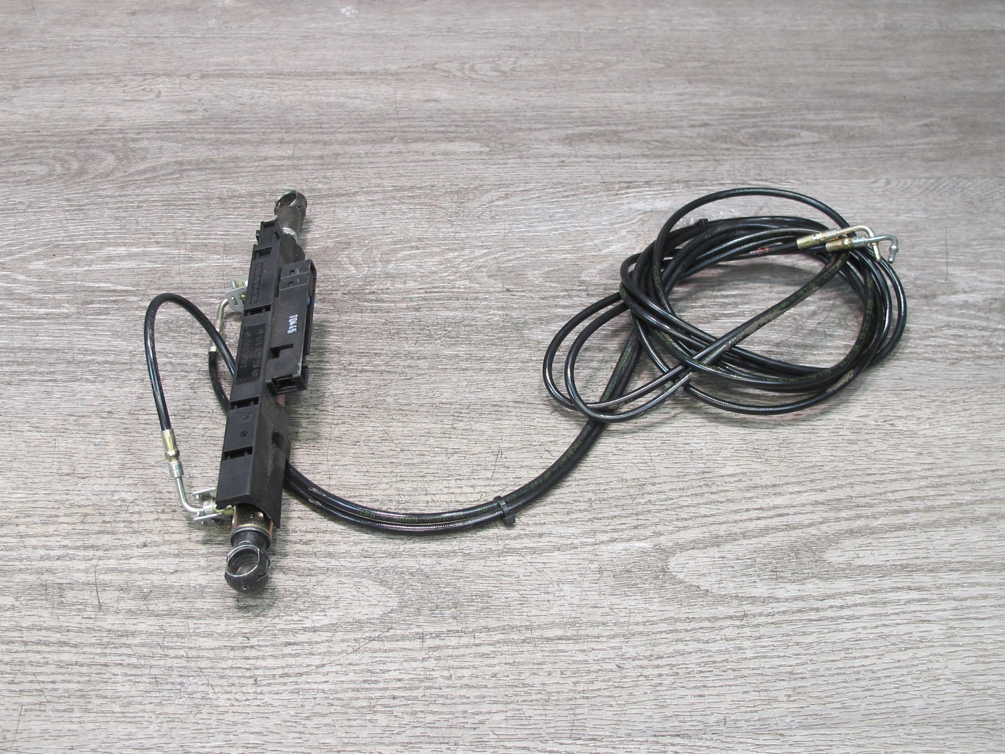 05-11 Mercedes R171 SLK Convertible Set of 2 Rear Trunk Lid Cylinder w Cable OEM