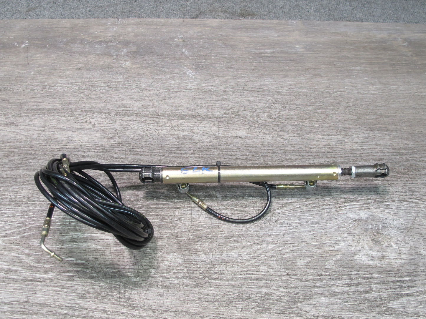 05-11 Mercedes R171 SLK Convertible Set of 2 Rear Trunk Lid Cylinder w Cable OEM
