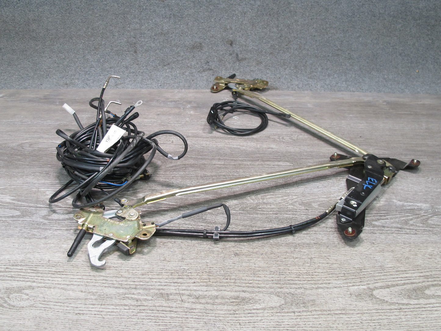 05-11 Mercedes R171 Slk-class TOP Roof Safety Lock Latch Assy 1717900071 OEM
