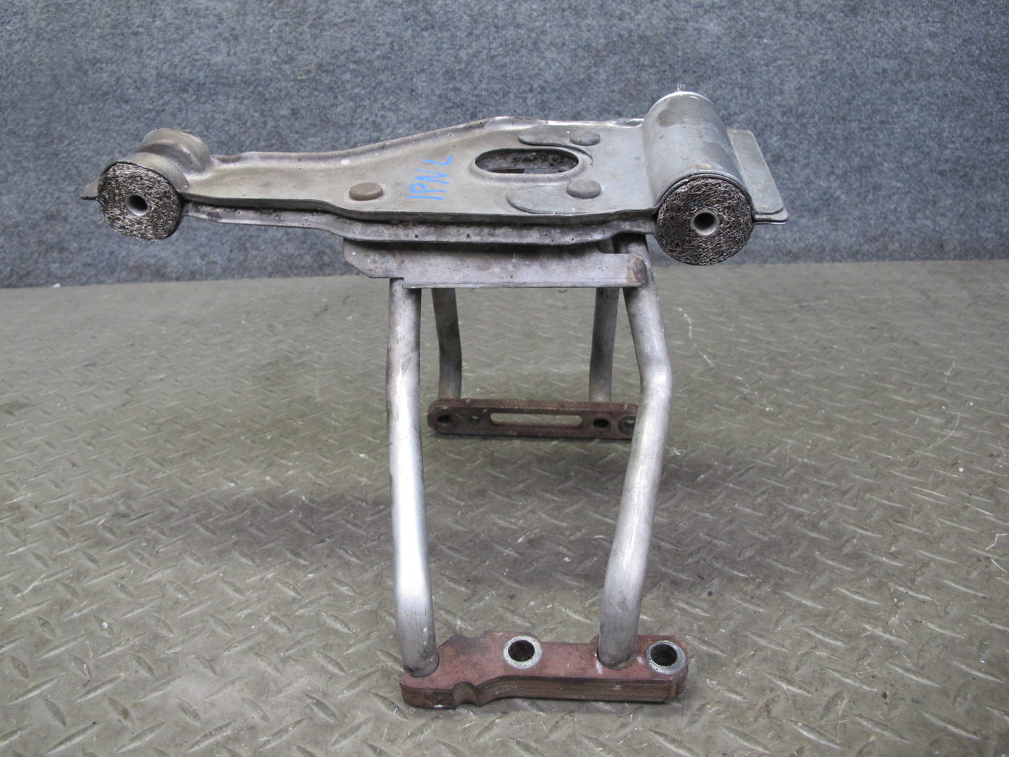 2002-2005 Porsche 911 996 3.6L Left Exhaust Muffler Bracket Support 99611112758