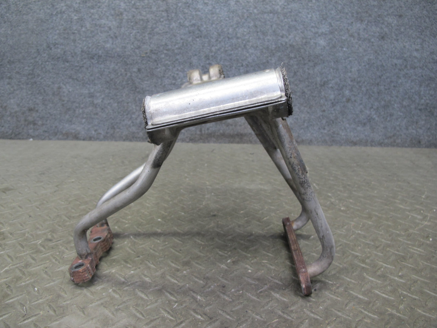 2002-2005 Porsche 911 996 3.6L Left Exhaust Muffler Bracket Support 99611112758